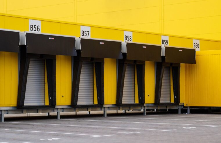 Jak działa model cross docking? Zasady i zastosowanie w logistyce